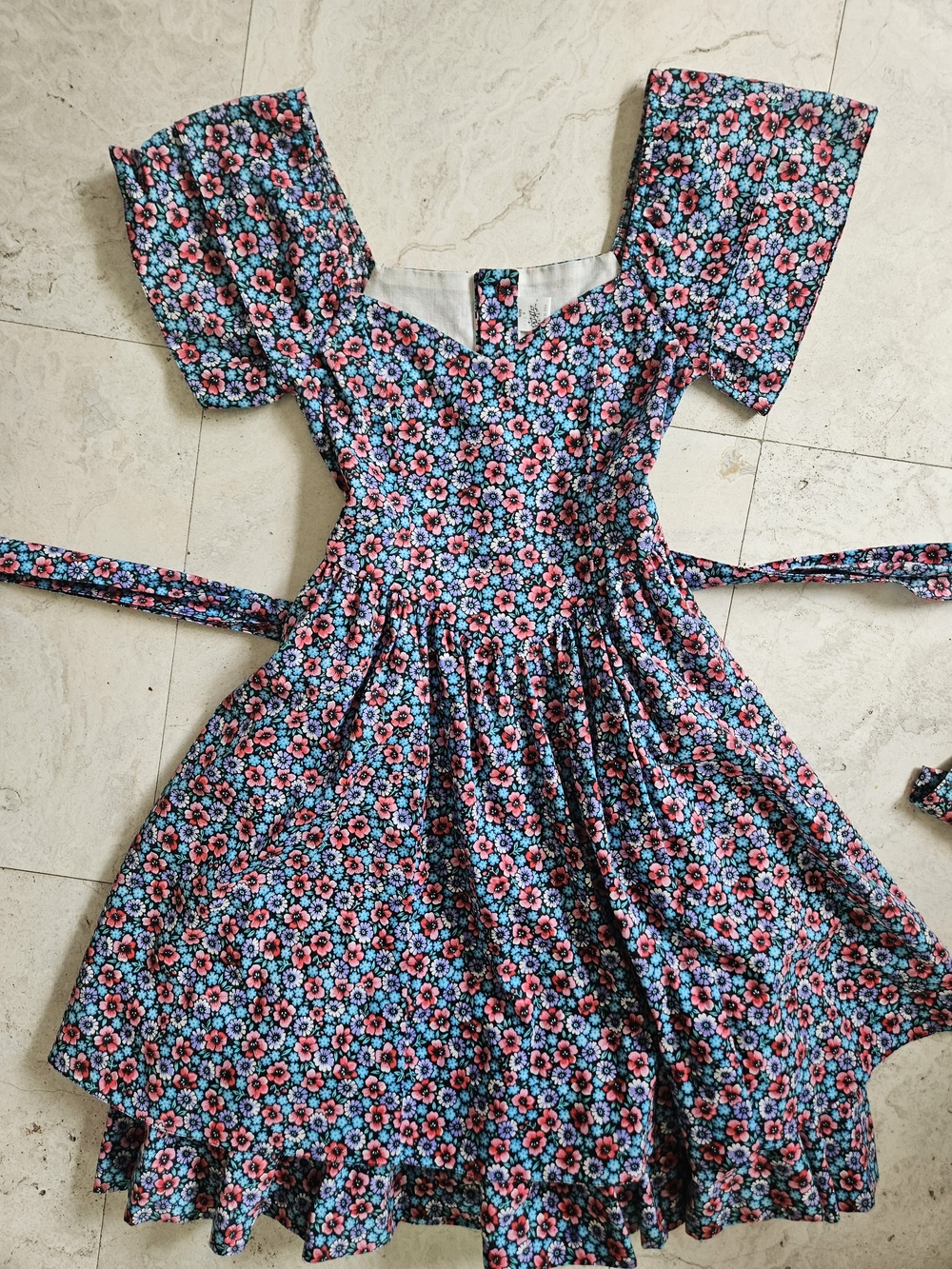 Floral Puff-Sleeve Dress in Blue and Pink S